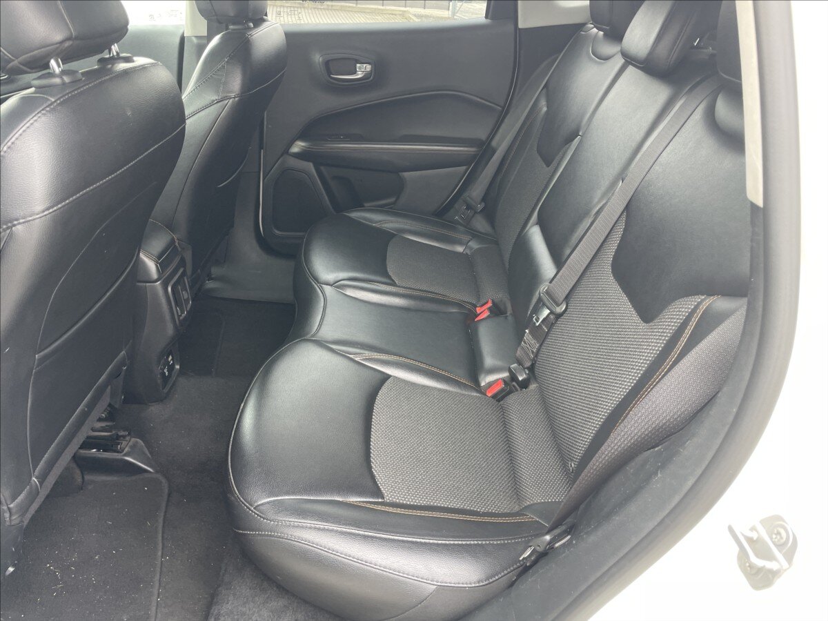 Jeep Compass SUV / Terénní 2,0 l 103 kw