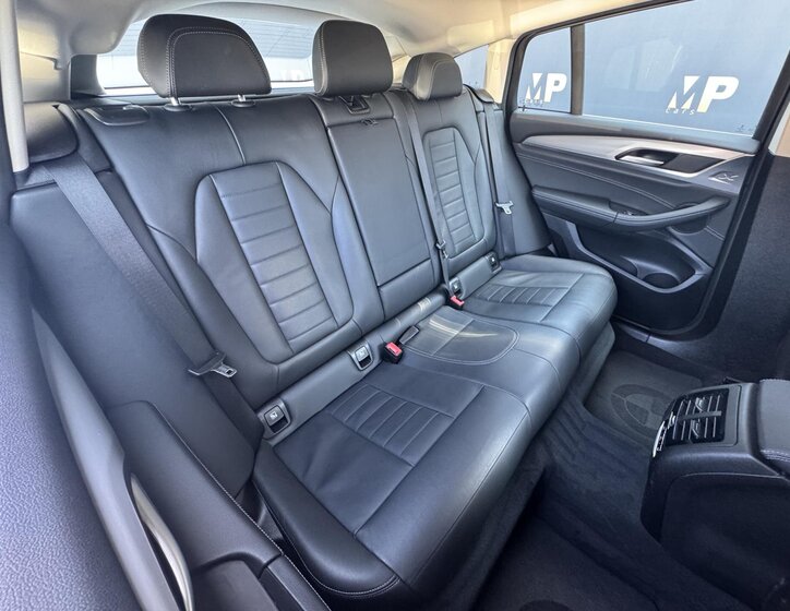 BMW X4 SUV / Terénní 2,0 l 140 kw