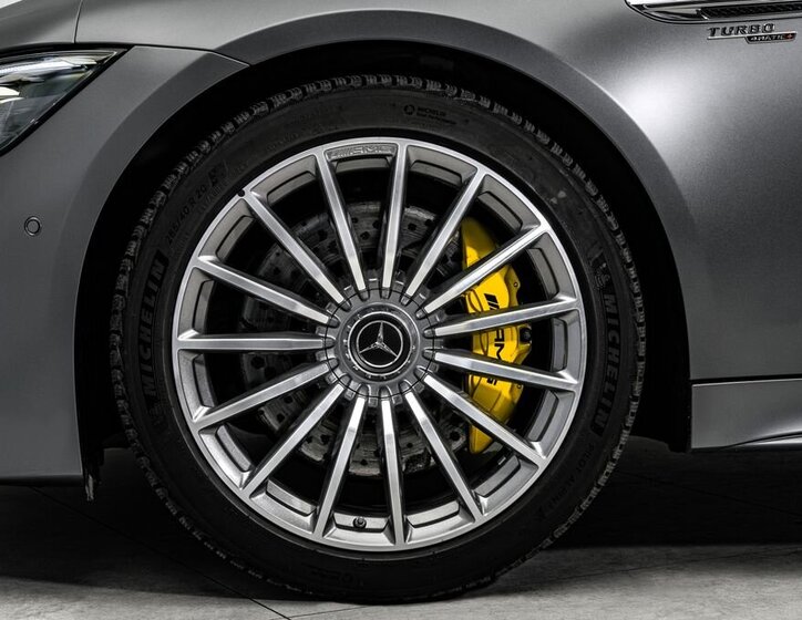 Mercedes-Benz AMG GT 10