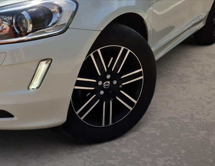 Volvo XC60 SUV 2,4 l 140 kw