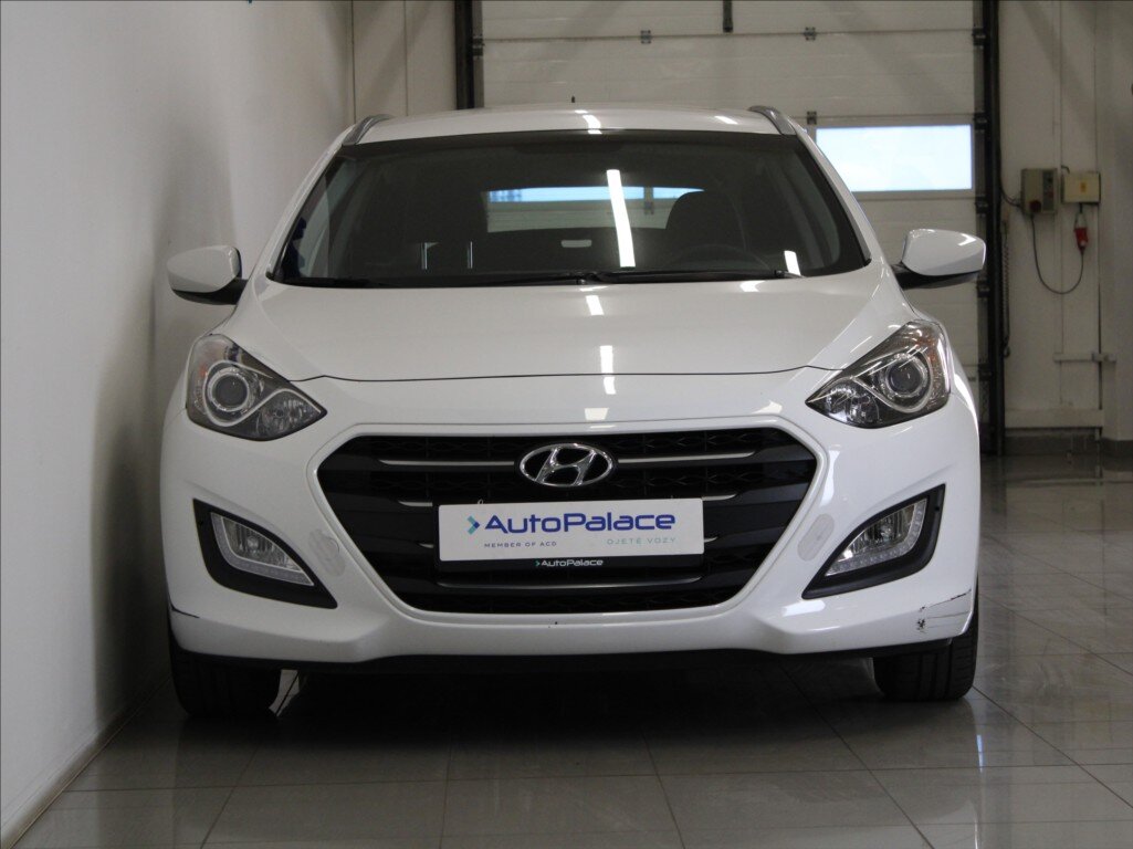Hyundai i30 Kombi 1,6 l 99 kw
