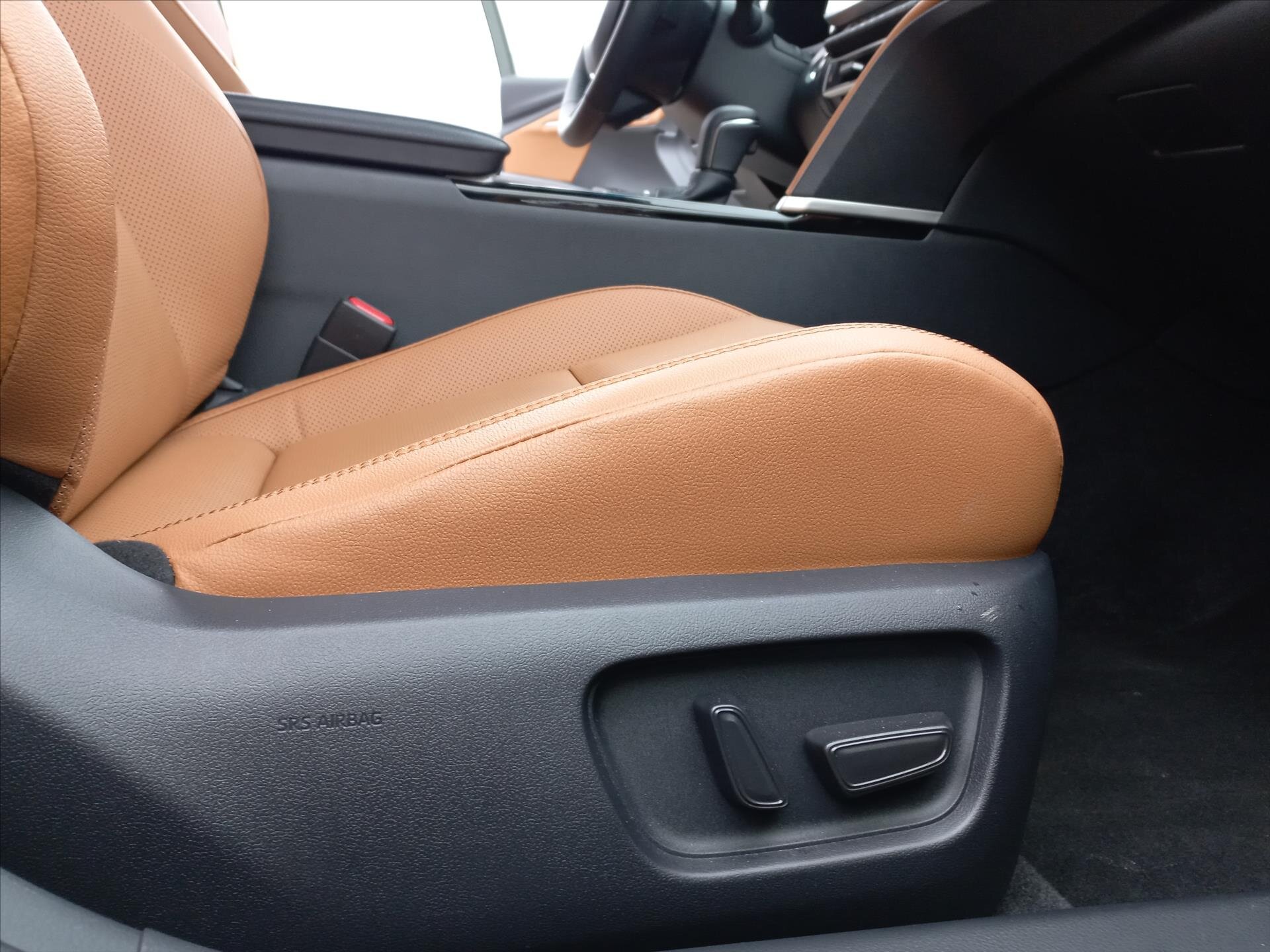 Toyota Camry Sedan / Limuzína 2,5 l 137 kw