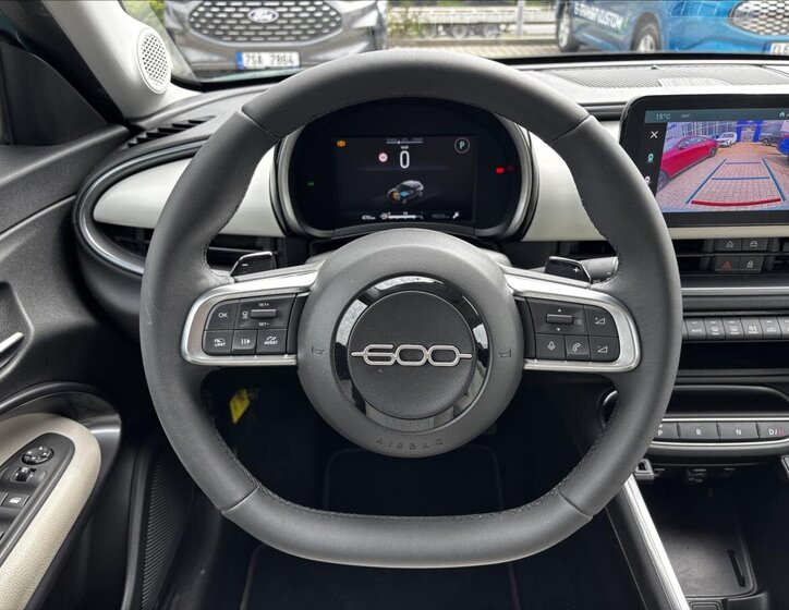 Fiat 600 SUV / Terénní 1,2 l 100 kw