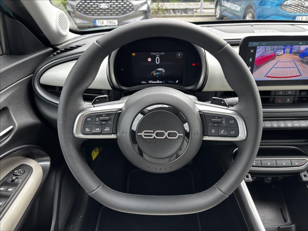 Fiat 600 SUV / Terénní 1,2 l 100 kw