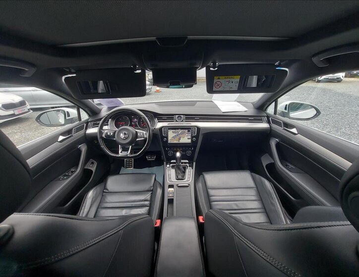 Volkswagen Passat 25