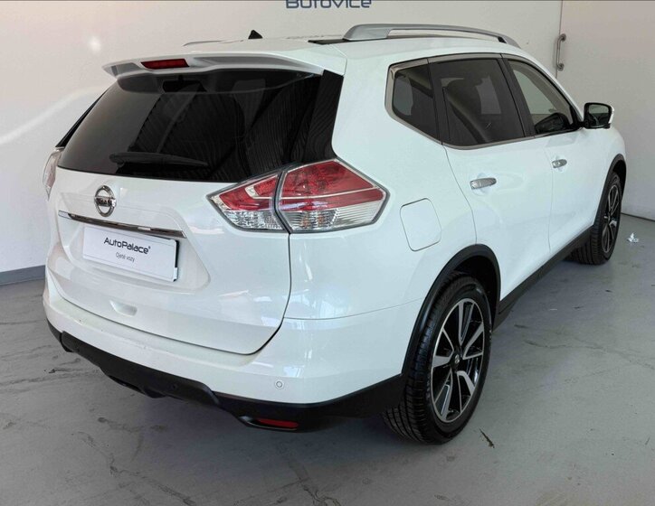 Nissan X-Trail SUV 1,6 l 96 kw