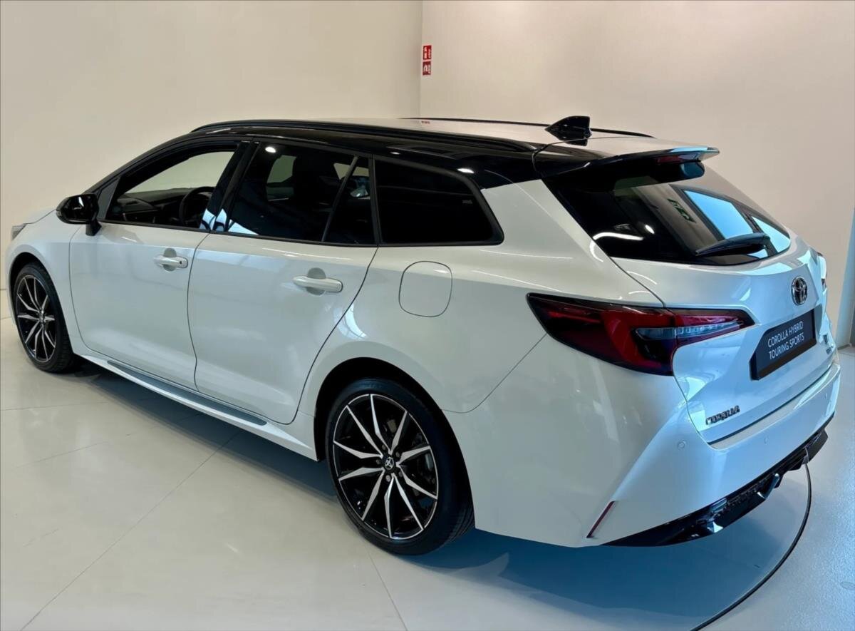 Toyota Corolla Kombi 2,0 l 112 kw