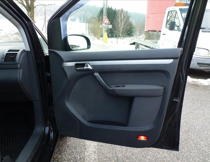 Volkswagen Touran Kombi 2,0 l 100 kw