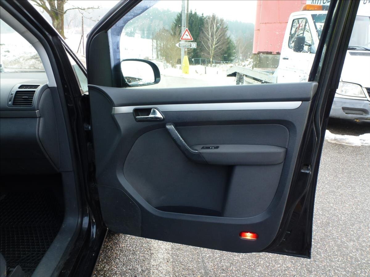 Volkswagen Touran Kombi 2,0 l 100 kw