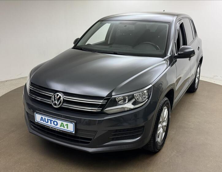 Volkswagen Tiguan 1