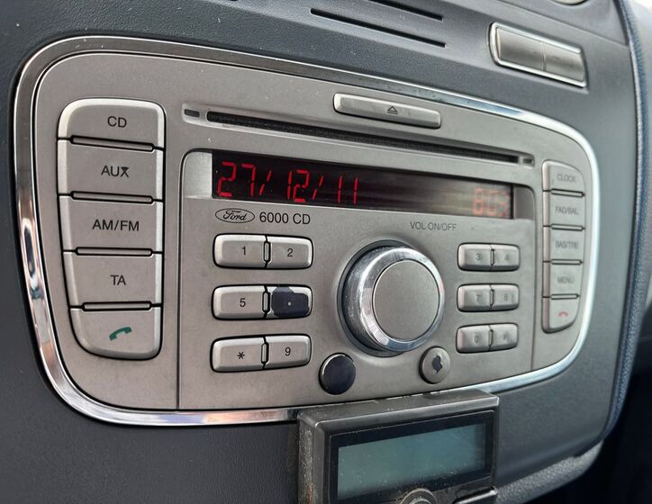 Ford Tourneo Connect 24