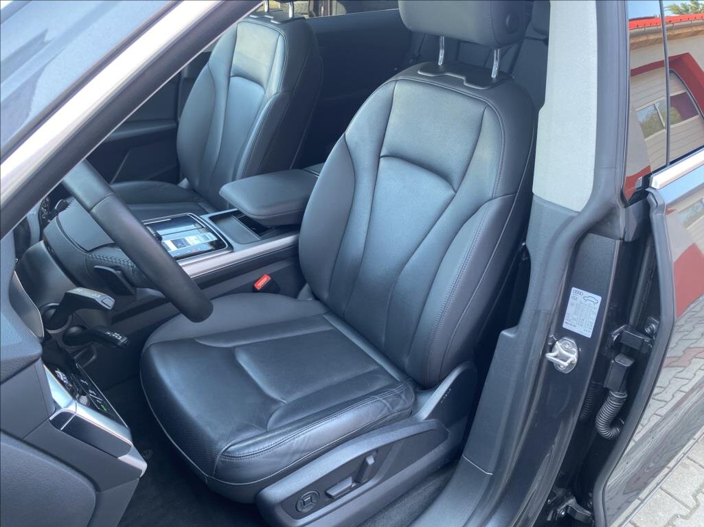 Audi Q8 SUV / Terénní 3,0 l 250 kw