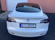 Tesla Model 3 Sedan 0,0 208 kw