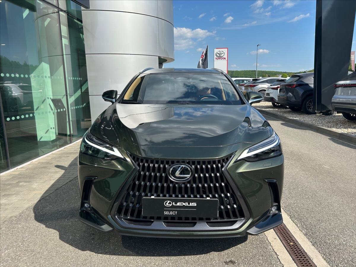 Lexus NX 350h SUV / Terénní 2,5 l 150 kw