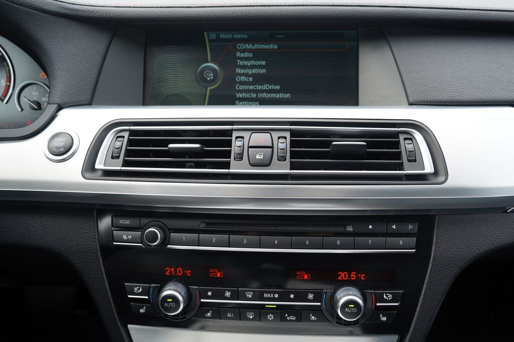 BMW Řada 7 Sedan / Limuzína 3,0 l 180 kw