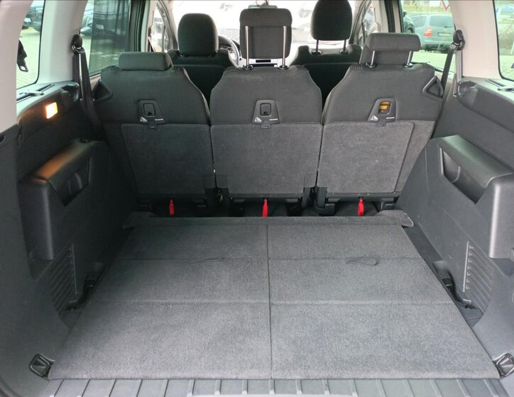 Peugeot 5008 SUV 1,6 l 88 kw