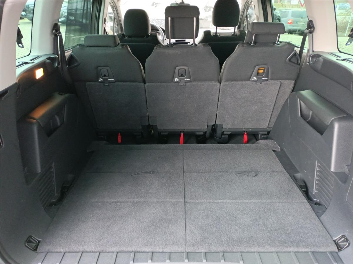 Peugeot 5008 SUV 1,6 l 88 kw