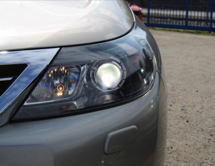 Renault Latitude Sedan / Limuzína 2,0 l 127 kw