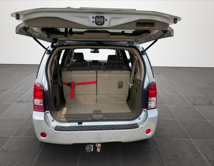 Nissan Pathfinder 12