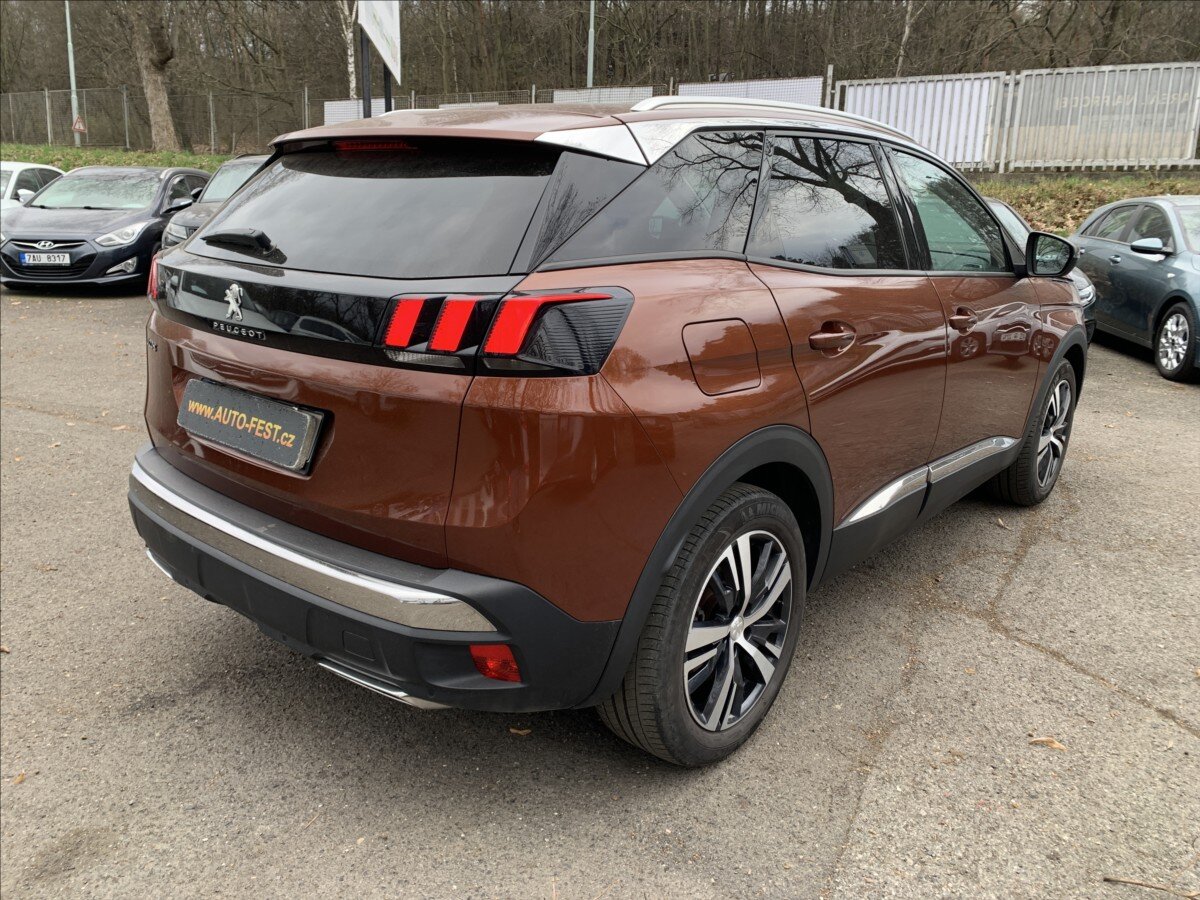 Peugeot 3008 SUV / Terénní 1,2 l 96 kw
