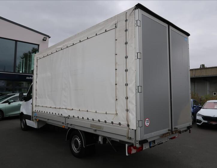 Mercedes-Benz Sprinter 4