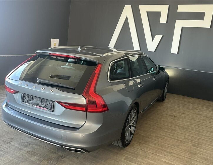 Volvo V90 6