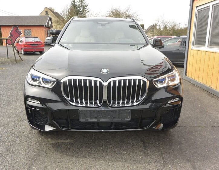 BMW X5 SUV / Terénní 3,0 l 250 kw