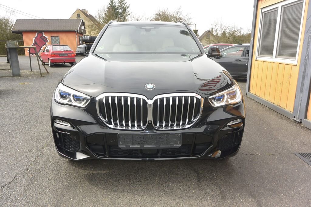 BMW X5 SUV / Terénní 3,0 l 250 kw