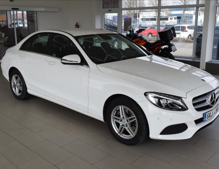 Mercedes-Benz Třídy C Sedan / Limuzína 2,1 l 125 kw
