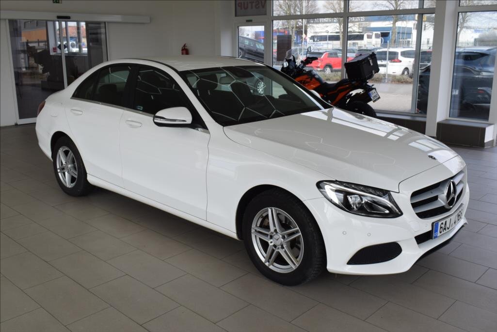 Mercedes-Benz Třídy C Sedan / Limuzína 2,1 l 125 kw