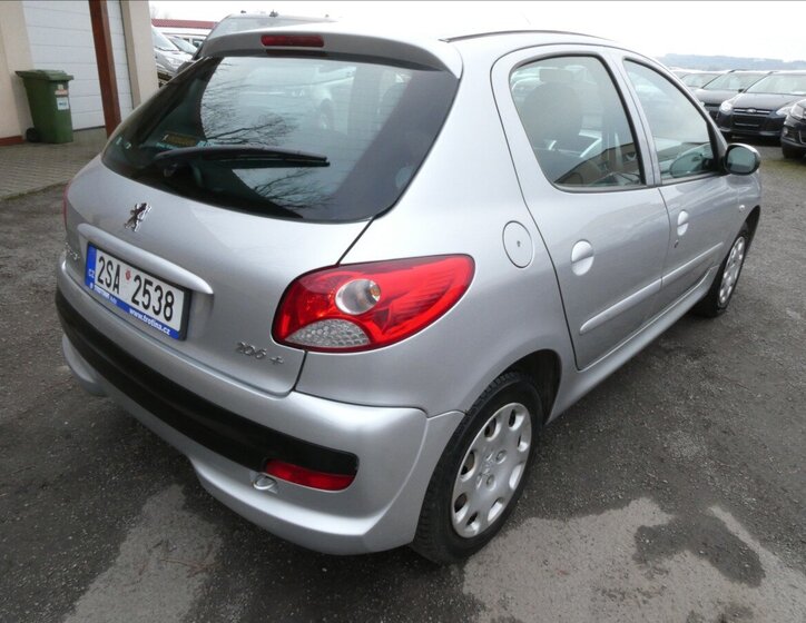 Peugeot 206 9