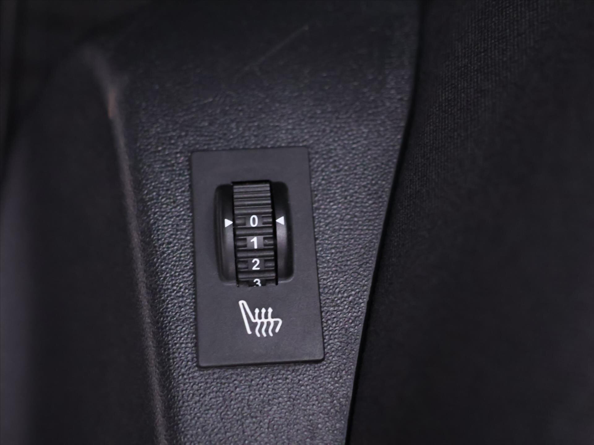 Peugeot 2008 MPV 1,2 l 60 kw