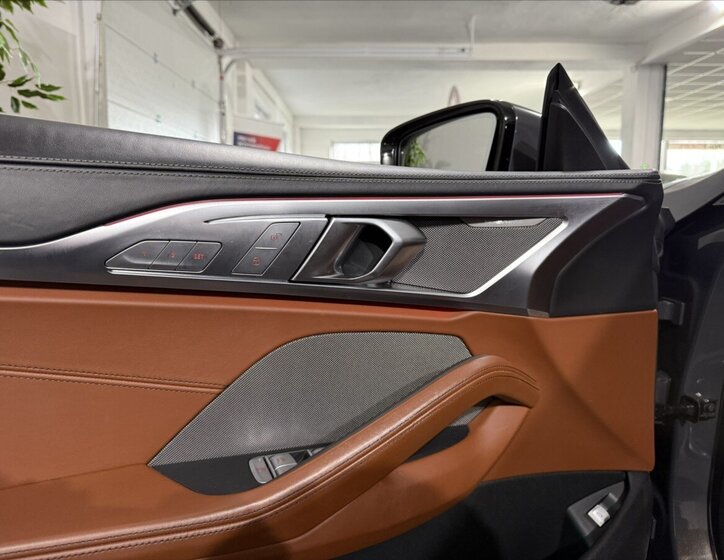 BMW Řada 8 Sedan / Limuzína 3,0 l 250 kw