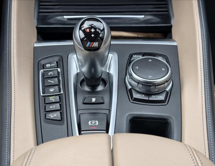 BMW X6 SUV 4,4 l 423 kw