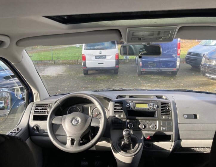 Volkswagen Caravelle 6