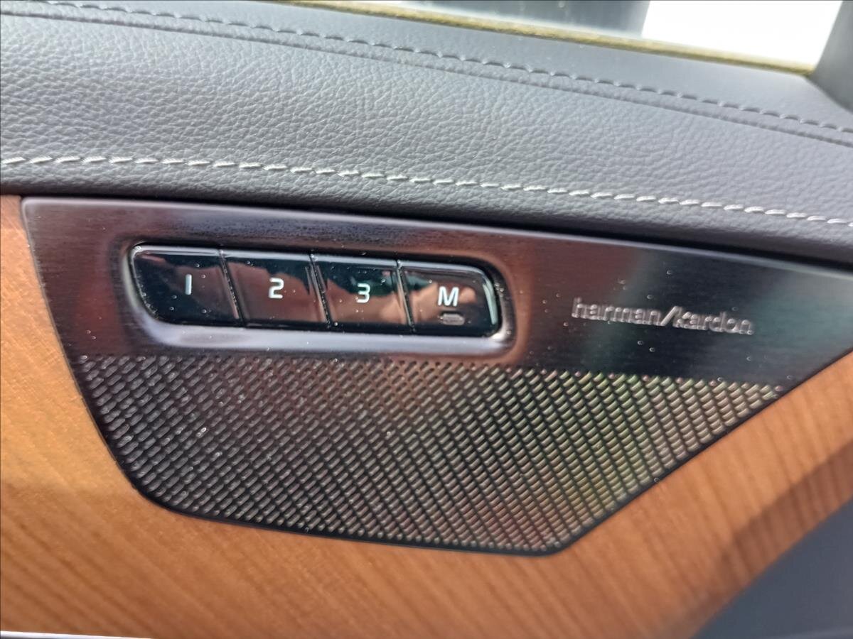Volvo XC90 SUV / Terénní 2,0 l 173 kw