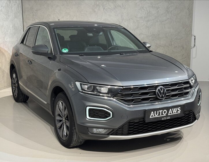 Volkswagen T-Roc SUV / Terénní 1,5 l 110 kw