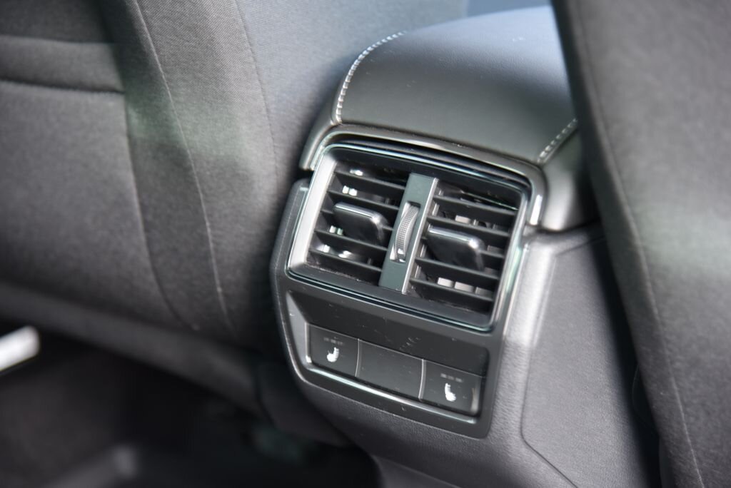 Škoda Karoq SUV 1,5 l 110 kw