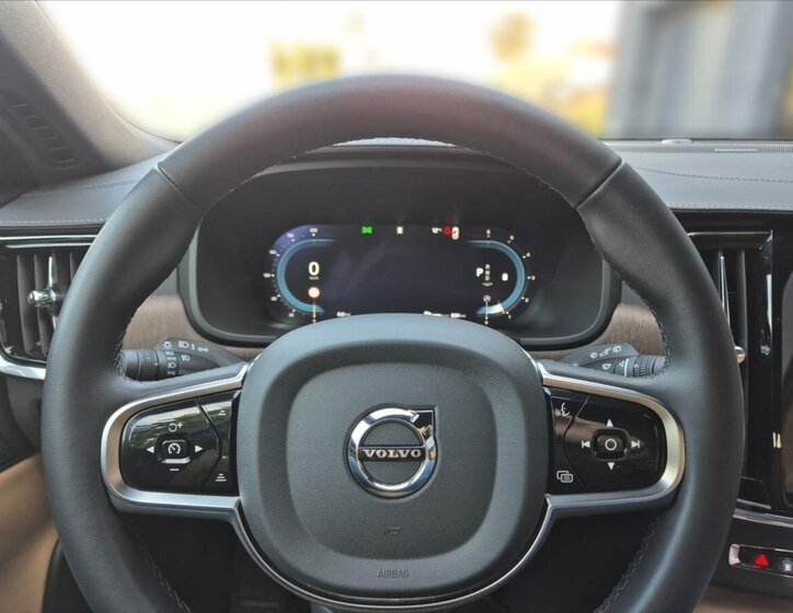 Volvo V90 Kombi 2,0 l 145 kw