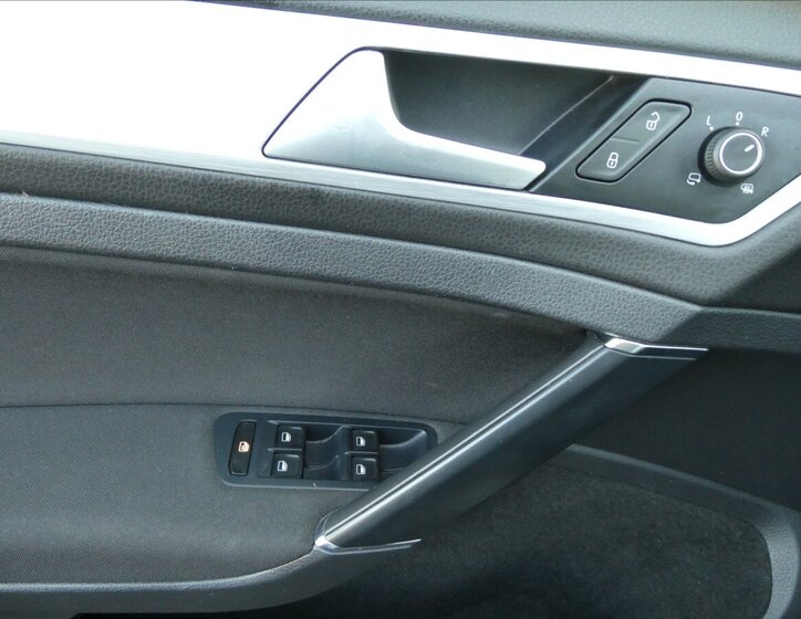 Volkswagen Golf Kombi 1,6 l 81 kw