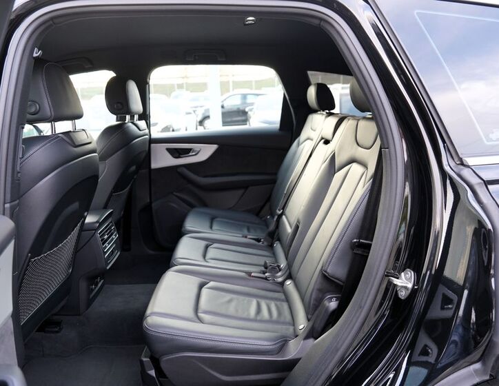 Audi Q7 32