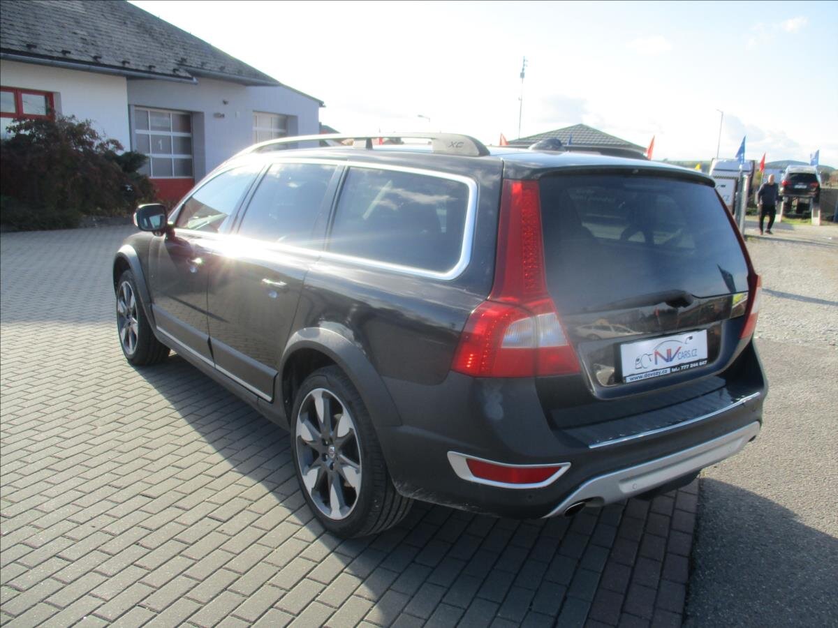 Volvo XC70 Kombi 2,4 l 151 kw