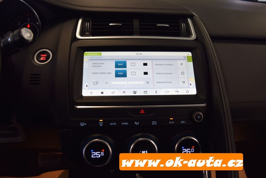 Jaguar F-Pace SUV 2,0 l 110 kw