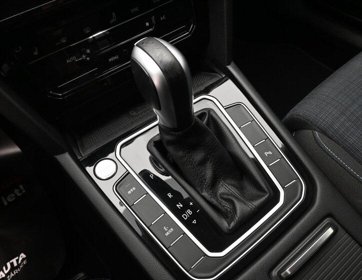 Volkswagen Passat Kombi 1,4 l 115 kw