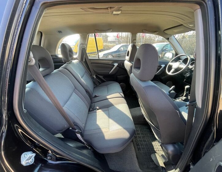 Toyota RAV4 SUV / Terénní 2,0 l 85 kw