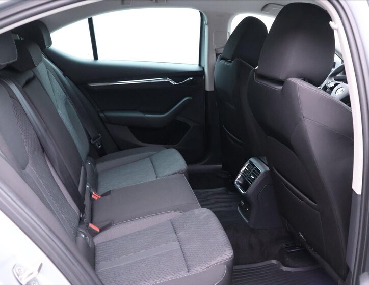 Škoda Octavia Sedan / Limuzína 2,0 l 110 kw