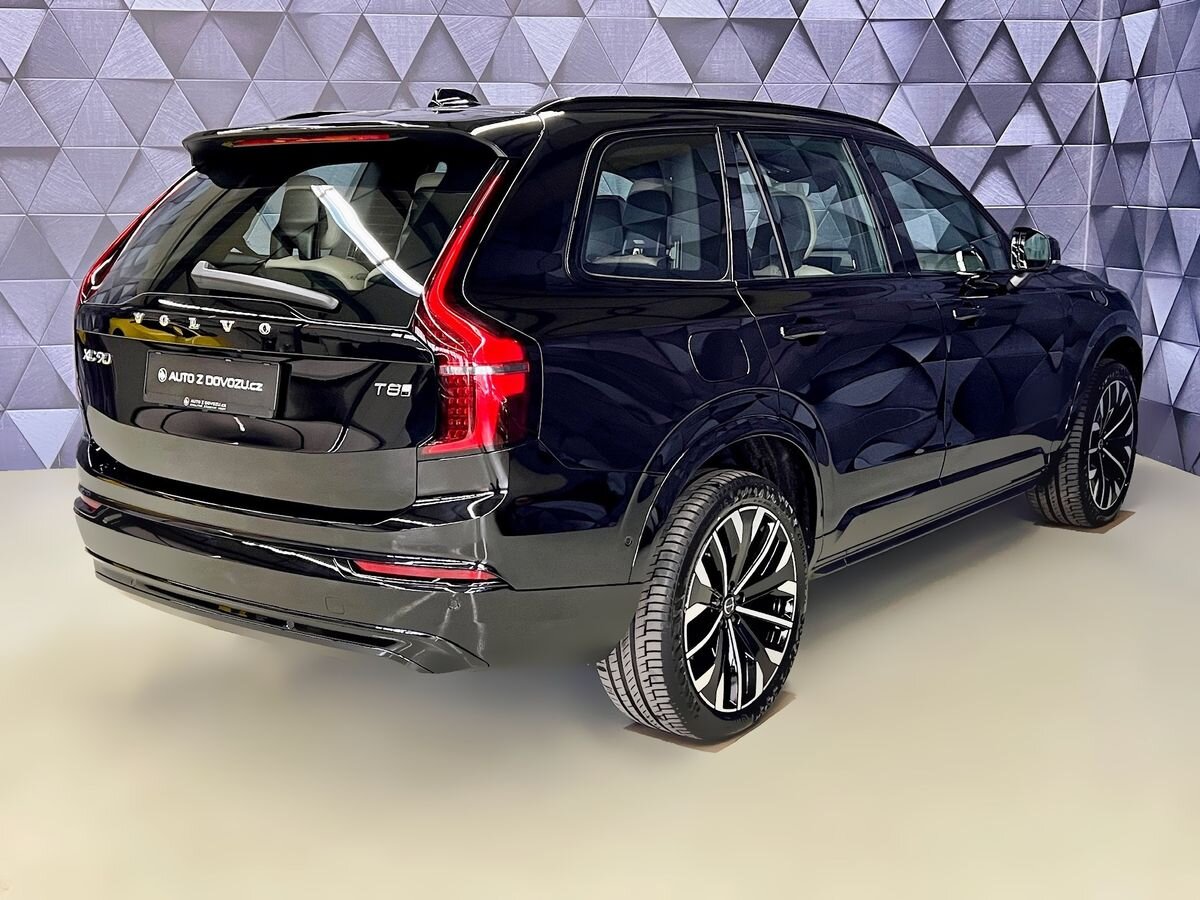 Volvo XC90 SUV / Terénní 2,0 l 335 kw