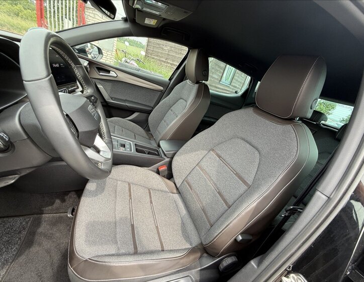 Seat Leon Hatchback 1,5 l 96 kw