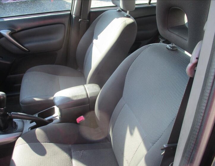 Toyota RAV4 SUV 2,0 l 85 kw