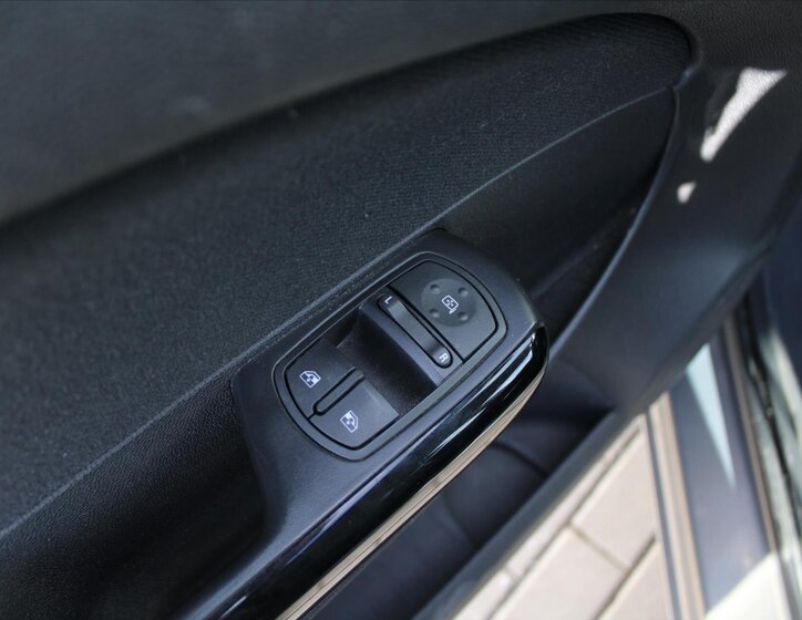 Opel Corsa Hatchback 1,2 l 63 kw